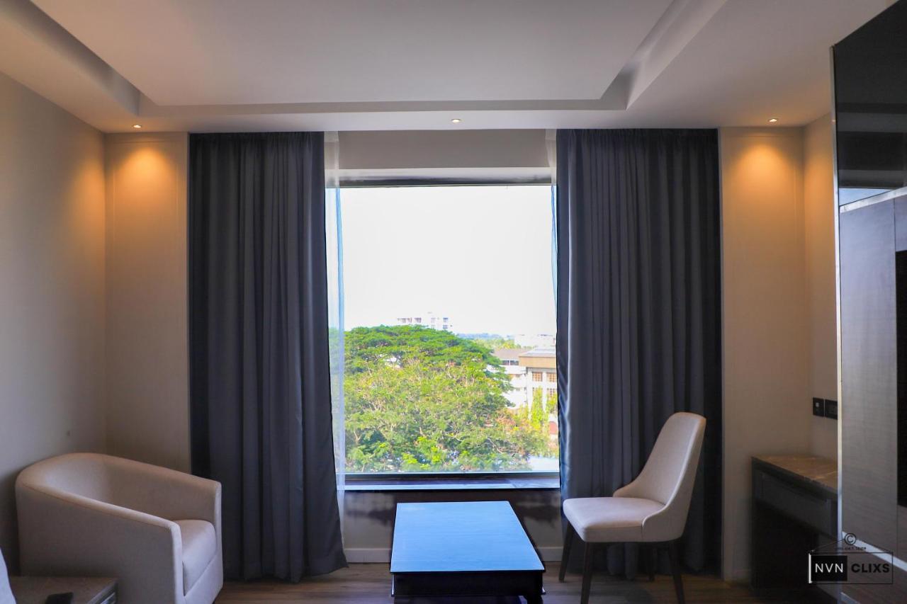 Hotel The Sea View, Mangalore Bagian luar foto