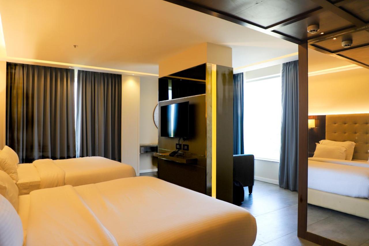 Hotel The Sea View, Mangalore Bagian luar foto