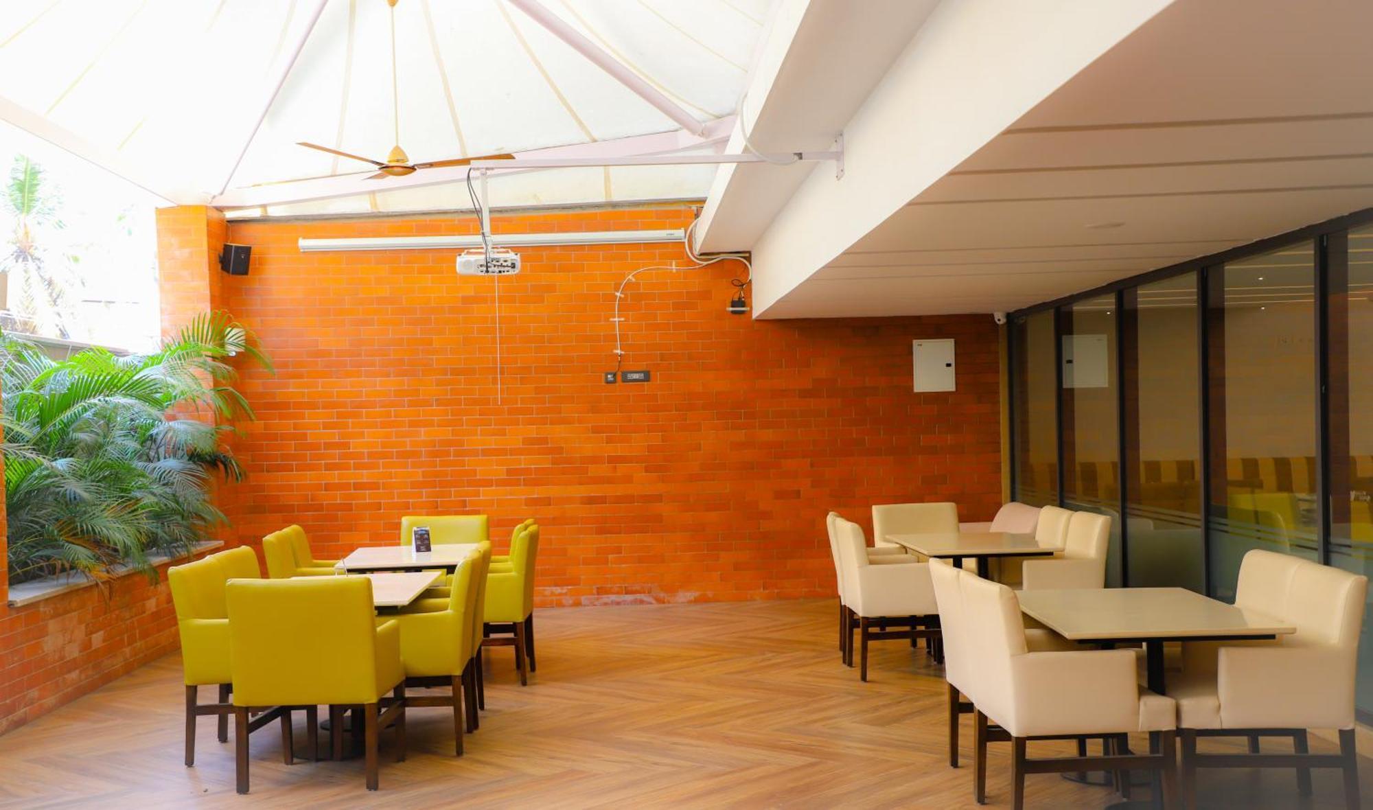 Hotel The Sea View, Mangalore Bagian luar foto