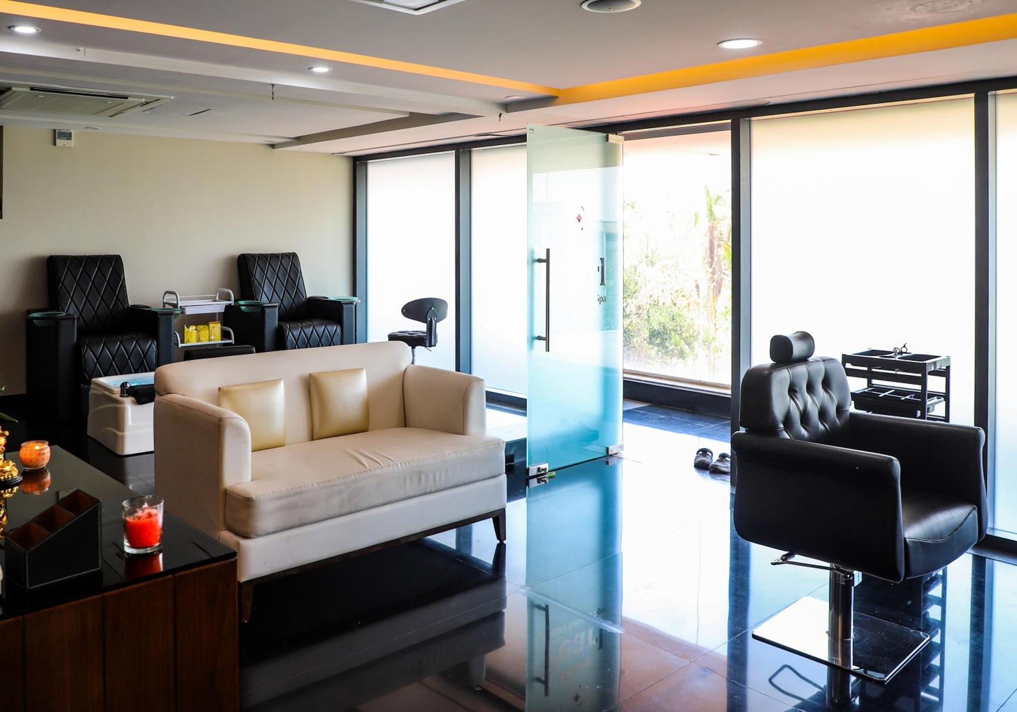 Hotel The Sea View, Mangalore Bagian luar foto
