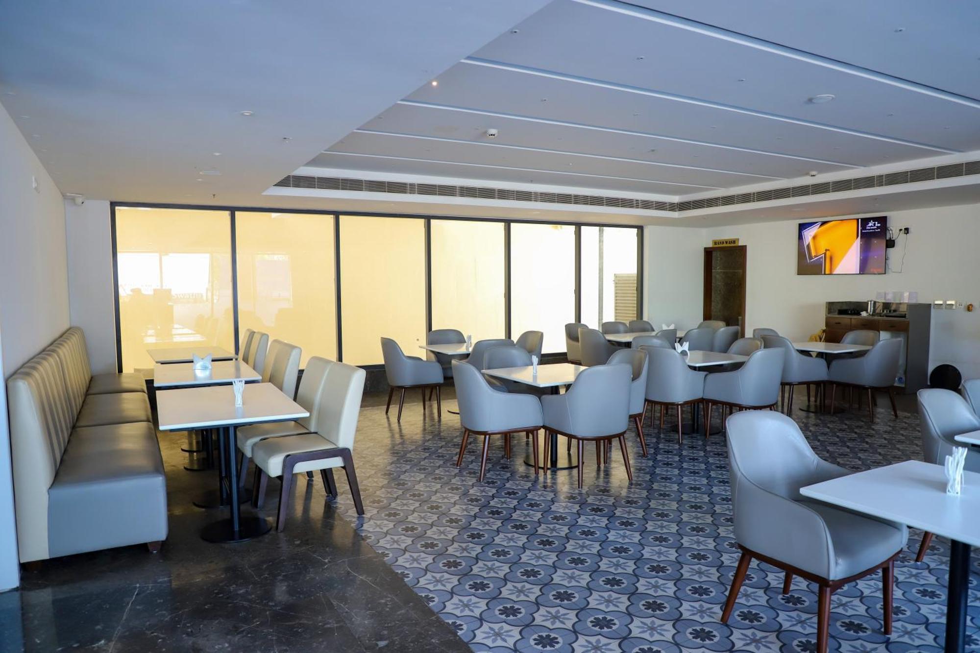 Hotel The Sea View, Mangalore Bagian luar foto