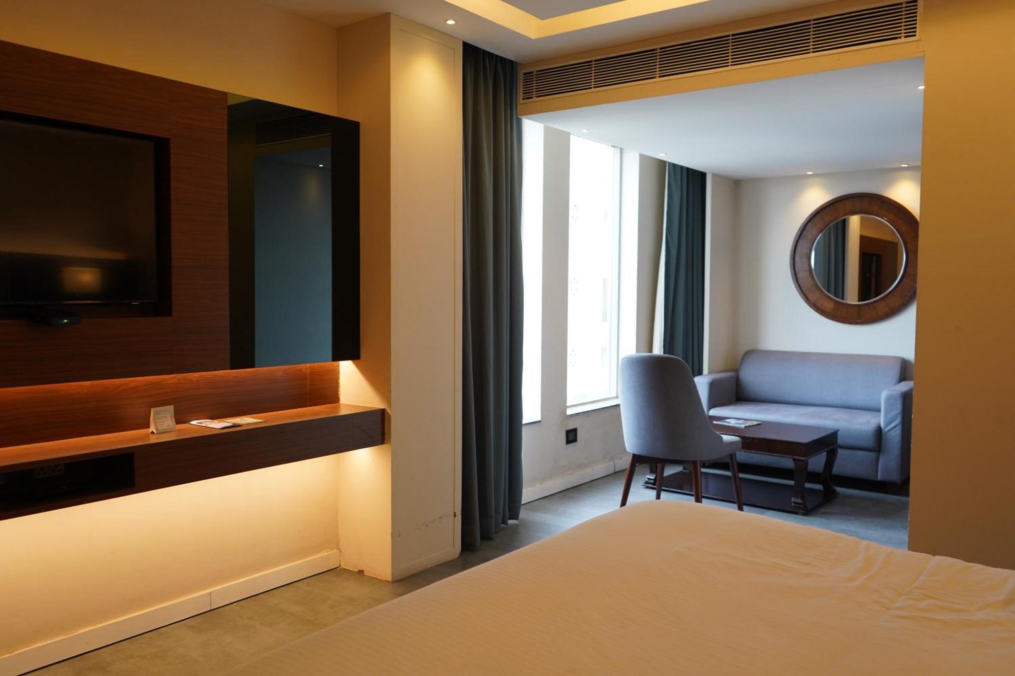 Hotel The Sea View, Mangalore Bagian luar foto