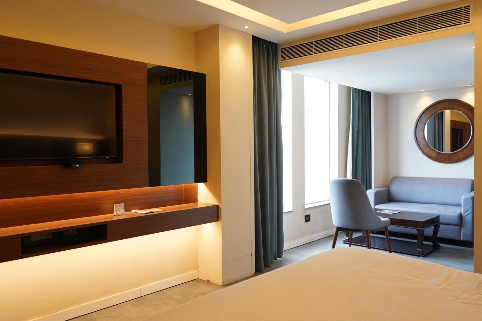 Hotel The Sea View, Mangalore Bagian luar foto