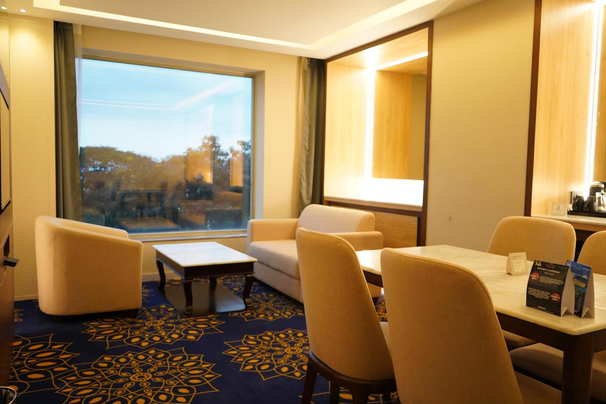Hotel The Sea View, Mangalore Bagian luar foto