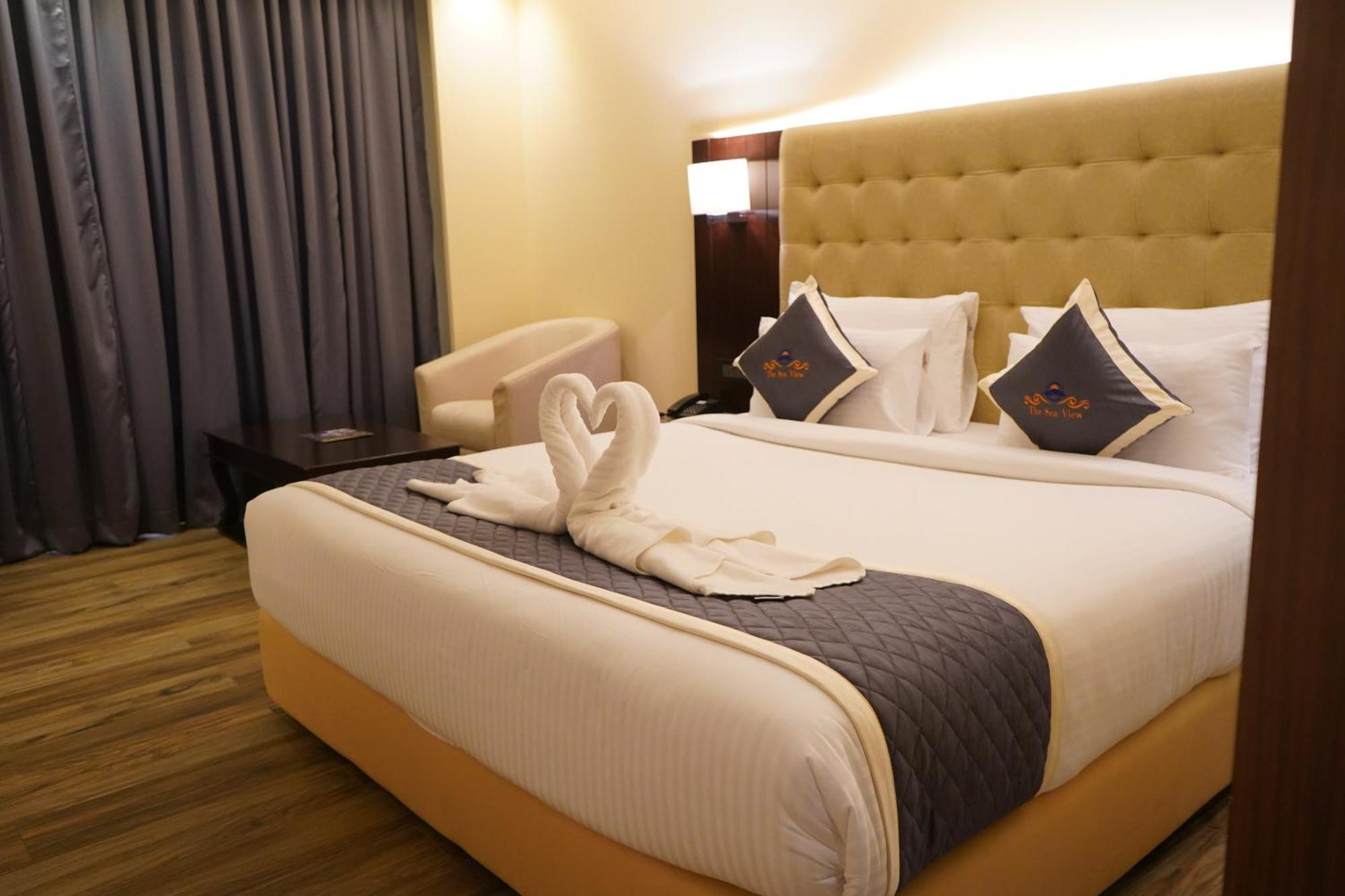 Hotel The Sea View, Mangalore Bagian luar foto