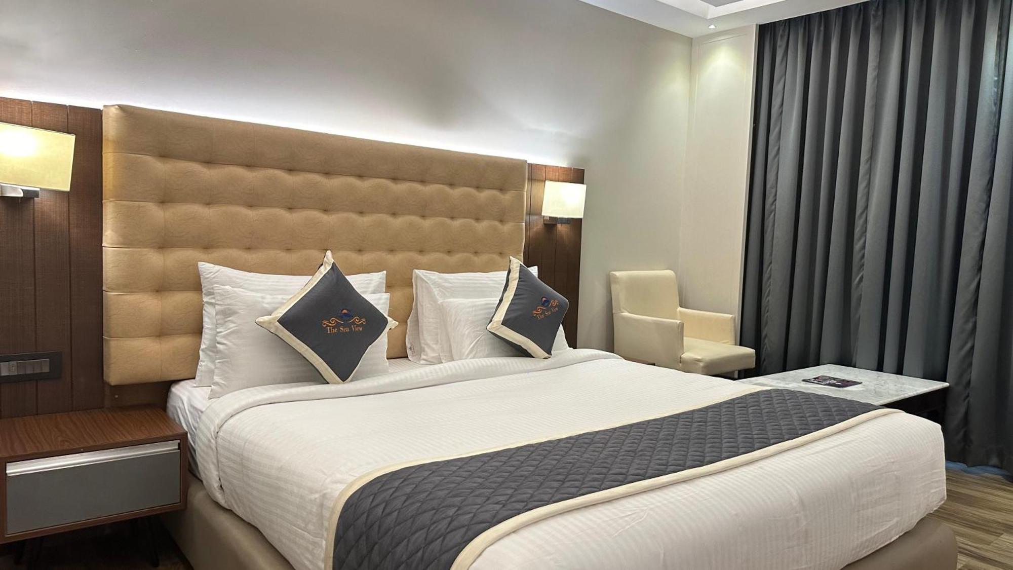 Hotel The Sea View, Mangalore Bagian luar foto