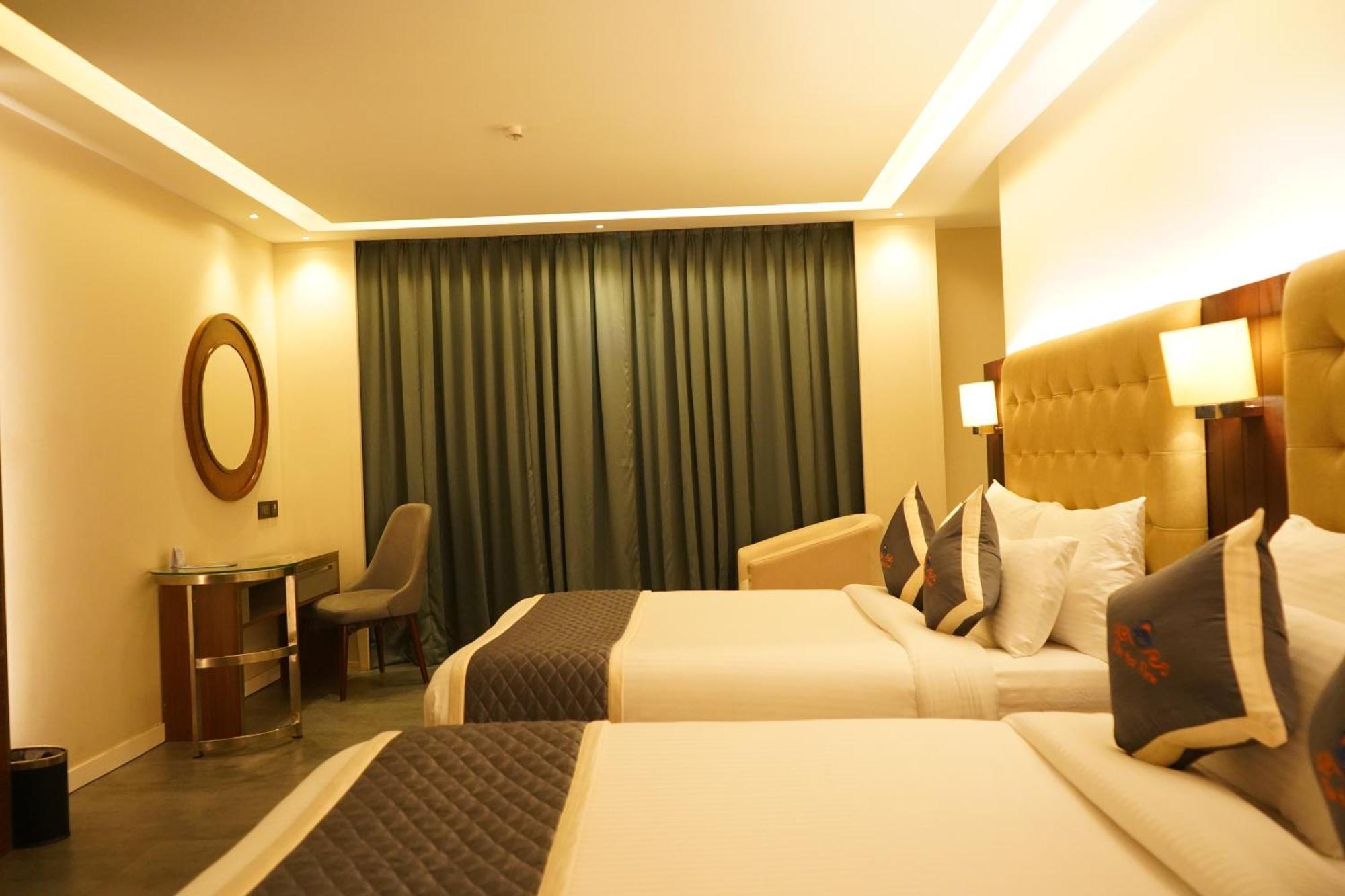 Hotel The Sea View, Mangalore Bagian luar foto